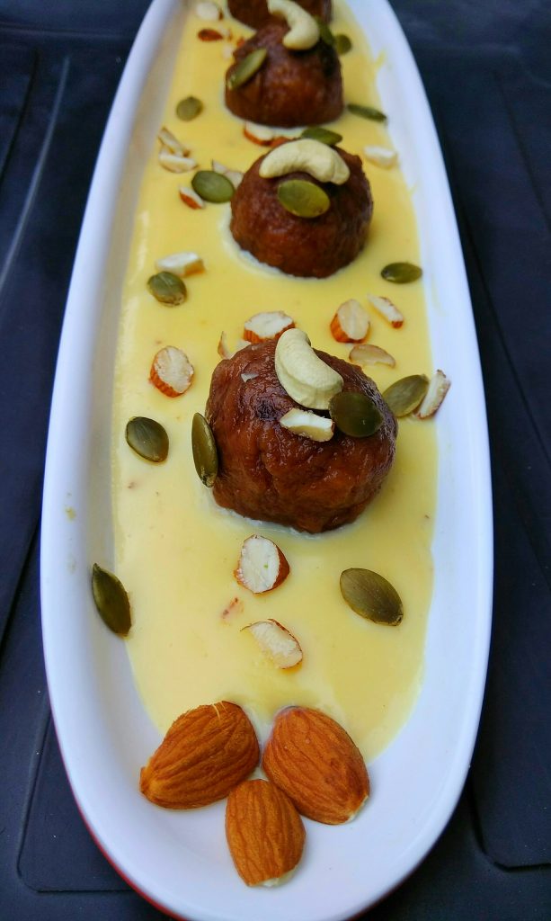 ربڑی ‘گلاب جامن  کے ساتھ                           Rabri with Gulab Jaman