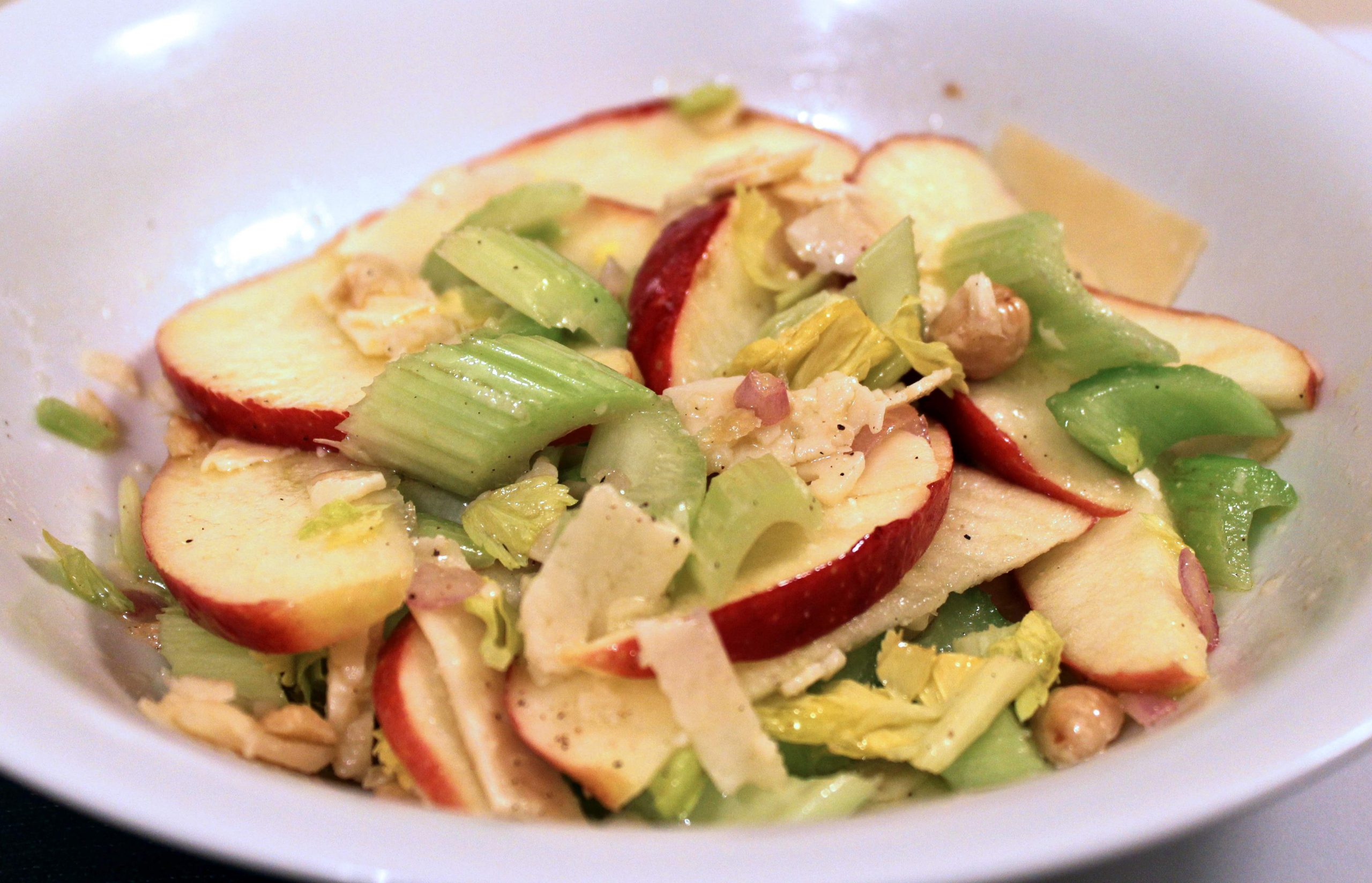 سیب اور سبزیوں کا سلاد