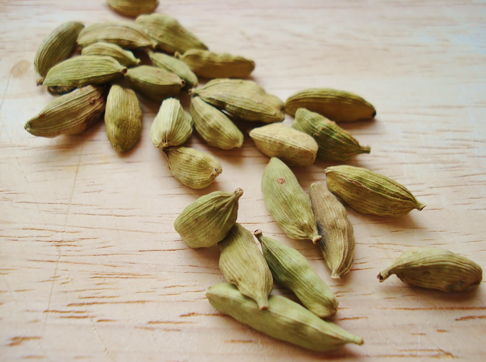 الائچی‘ فائدے میں بڑی