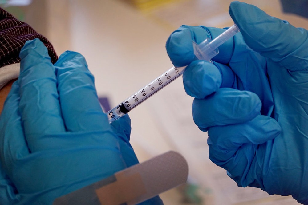 کورونا کی دو نئی اپ ڈیٹ شدہ ویکسینز کی منظوری- شفا نیوز