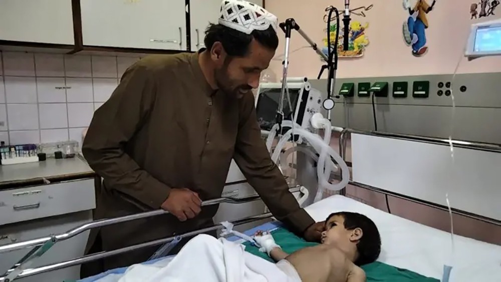 تین سالہ بچی سے پانچ کلووزنی رسولی ہٹانے کا کامیاب آپریشن- شفا نیوز