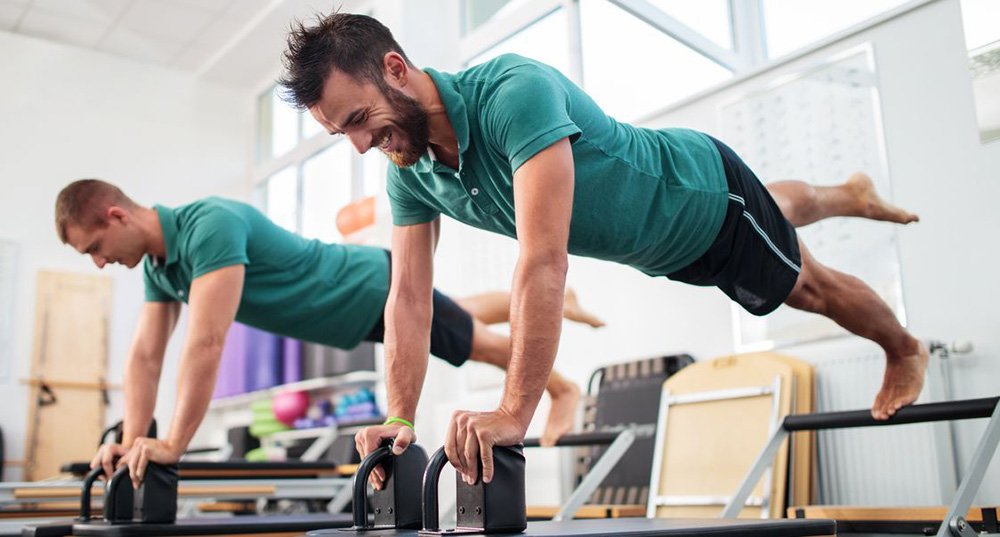 پائلیٹس ورزشیں گھٹنے کے درد سے نجات میں مددگار- شفا نیوز