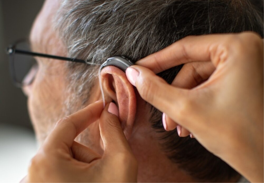 آلہ سماعت سے بزرگوں کی تنہائی میں کمی ممکن- شفا نیوز