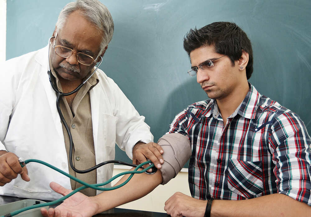 نوجوانوں میں ہائی بلڈ پریشر، سوشل میڈیا اور ذہنی دباؤ کا اثر- شفا نیوز