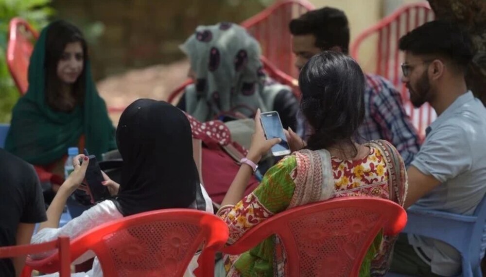 نوجوانوں میں بڑھتے غذائی مسائل، سوشل میڈیا بھی قصور وار- شفا نیوز