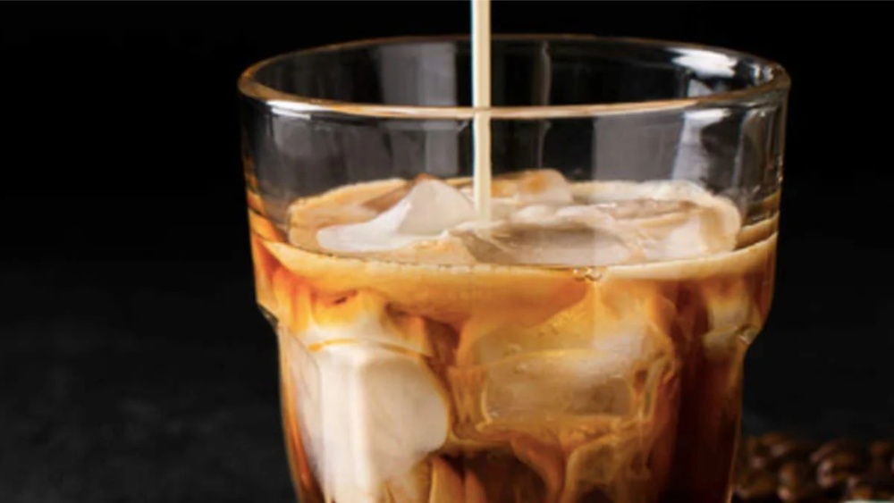 پروٹین والی کافی: وائرل ٹرینڈ وزن گھٹانے کی بجائے بڑھا رہا ہے- شفا نیوز