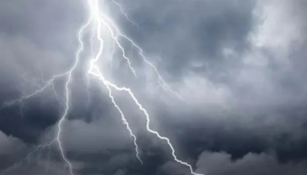 شدید گرج چمک کے دوران بچاؤ کے لیے کیا کریں؟- شفا نیوز