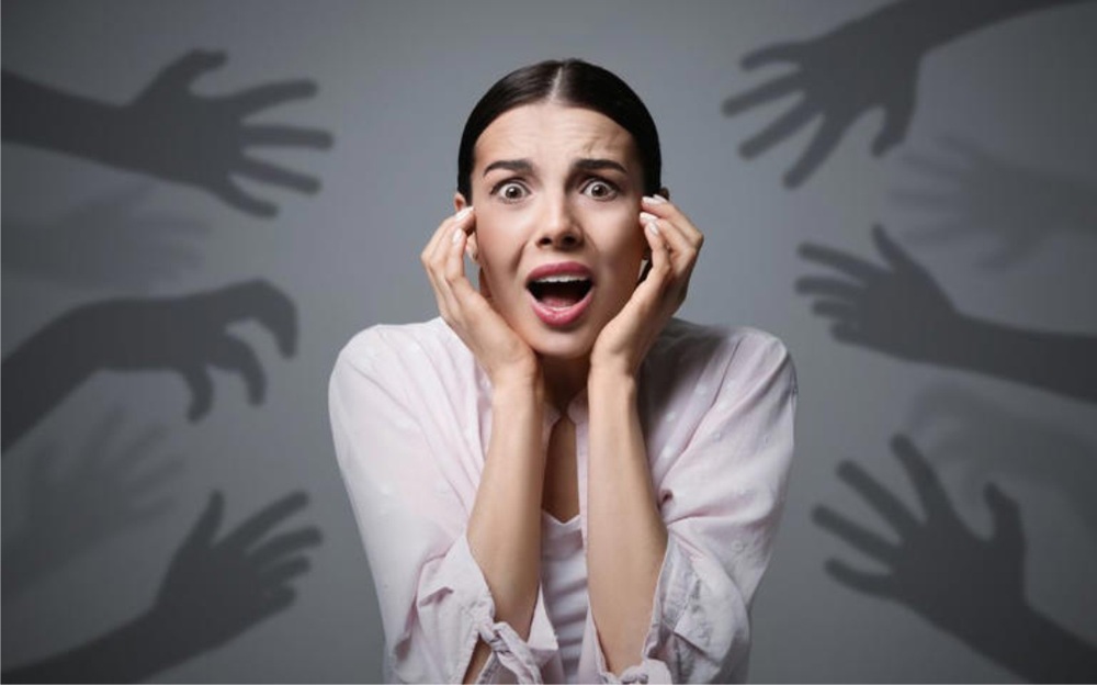 representative image depicting phobia in a young female showing fear and anxiety
