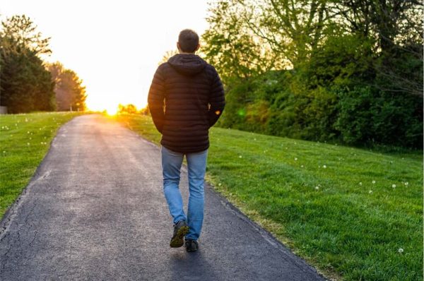 10 ہزار قدم چلنا بھی 10 گھنٹے بیٹھنے کا متبادل نہیں