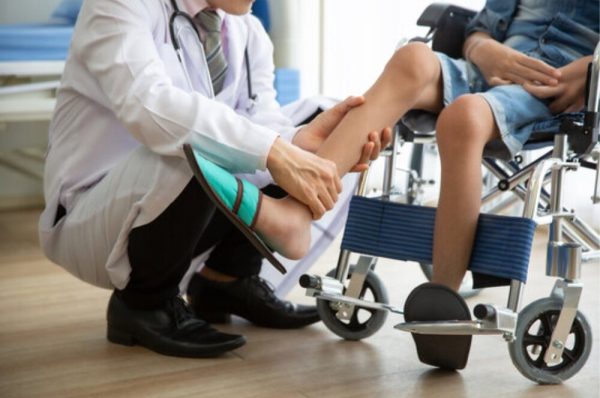 ڈوشین مسکولر ڈسٹروفی کے لیے ایلیویڈس جین تھراپی پر ایف ڈی اے کی سخت وارننگ