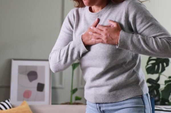 سینے میں درد کے بغیر بھی دل کا مرض، خواتین ہوشیار رہیں