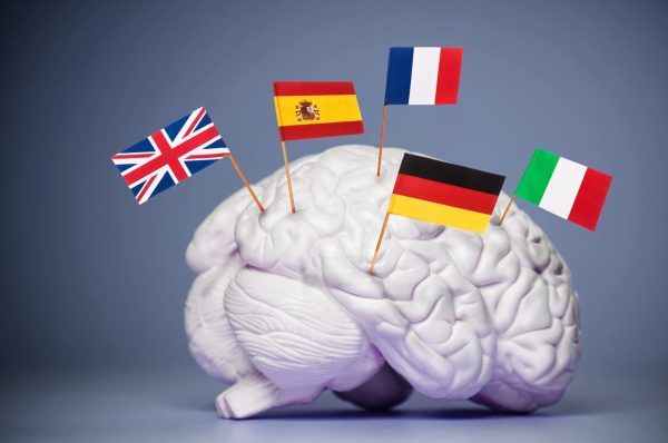 ایک سے زیادہ زبانیں بولنا دماغ کو جوان رکھنے میں مددگار، تحقیق
