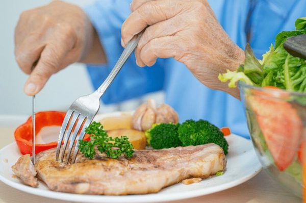 پڑھاپے میں اچھی غذا، طویل عمر کے امکانات زیادہ