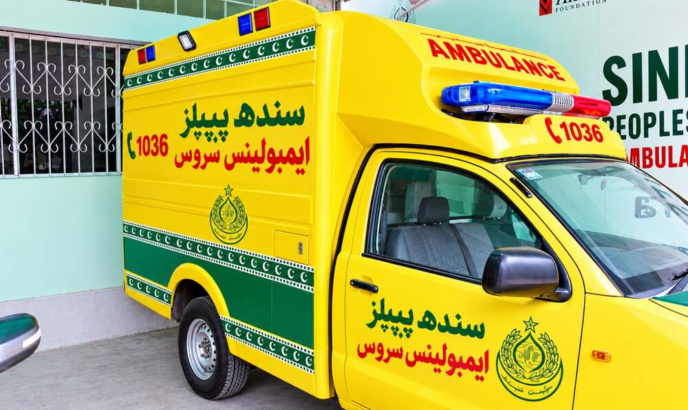 تھرپارکر میں ایمبولینس میں آگ لگنے سے 7 افراد جاں بحق، 5 زخمی